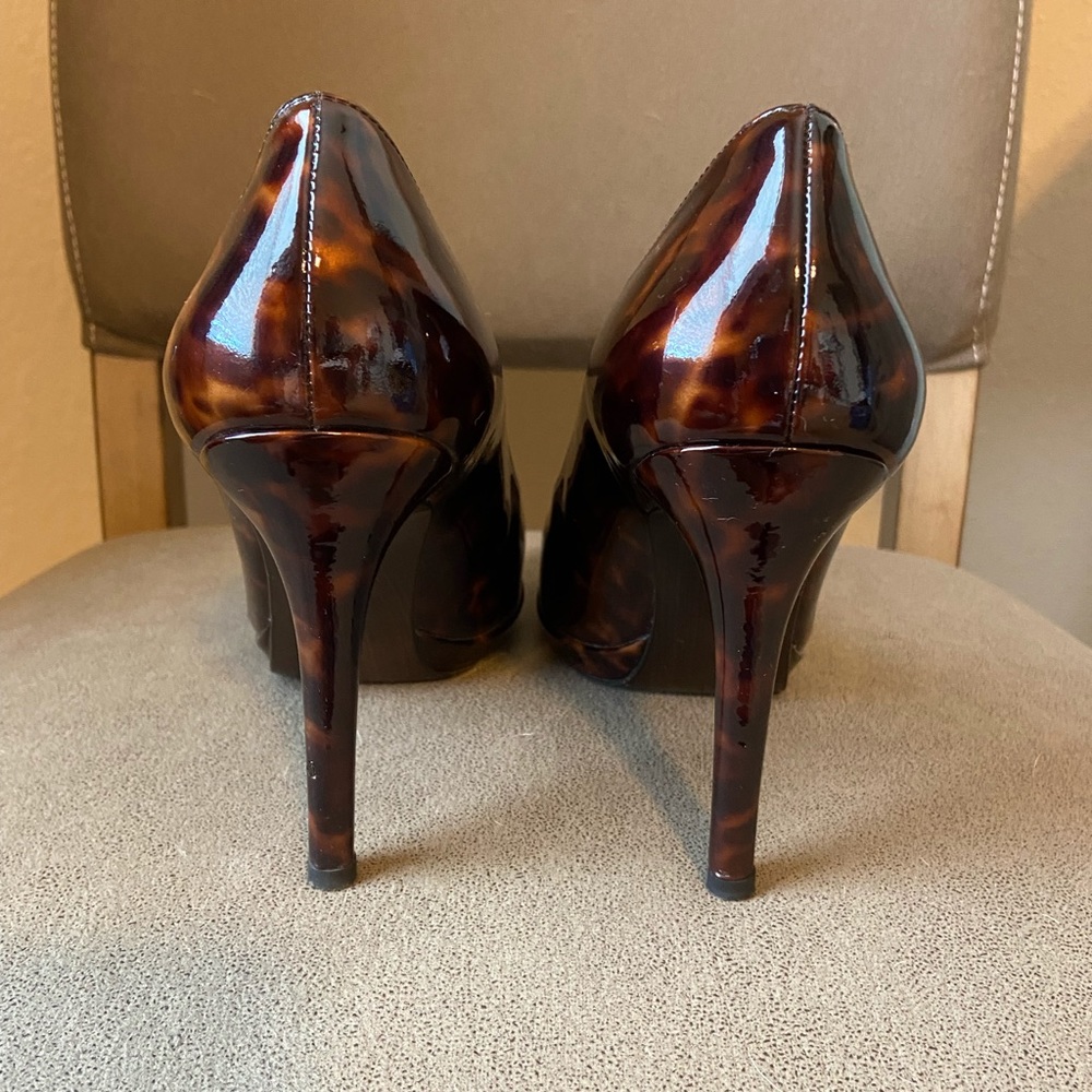 Stuart Weitzman Patent Tortoise Shell 8.5 - image 4